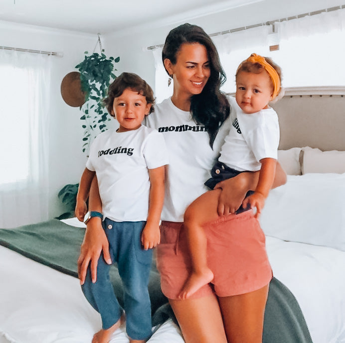 MOMMING | Women's boyfriend fit TEE