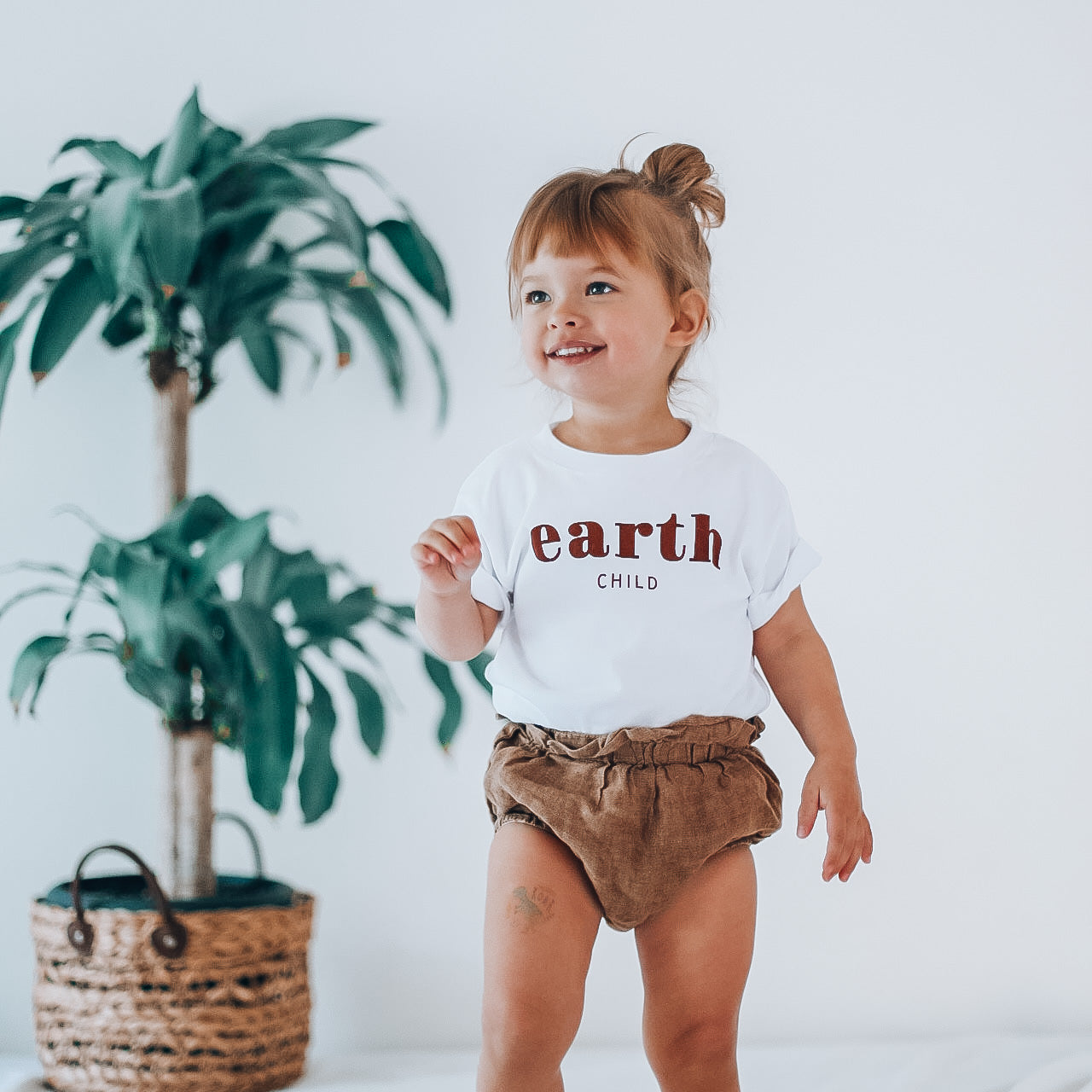 EARTH CHILD | Kids Tee
